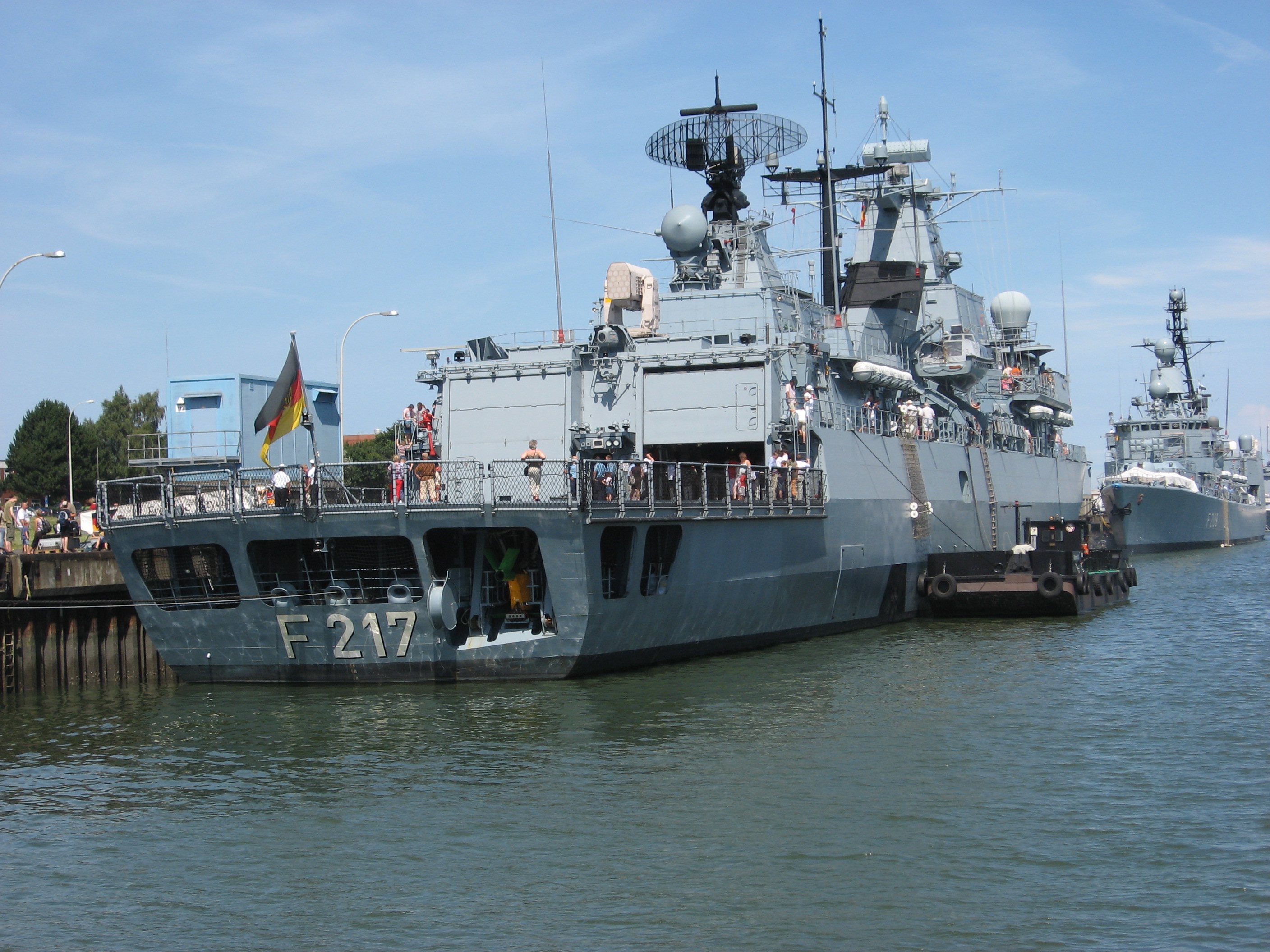 Tag der offenen Tür Marine Wilhelmshaven 30.07.08: Open Ship (Besichtigung) der Fregatte Bayern Klasse 123