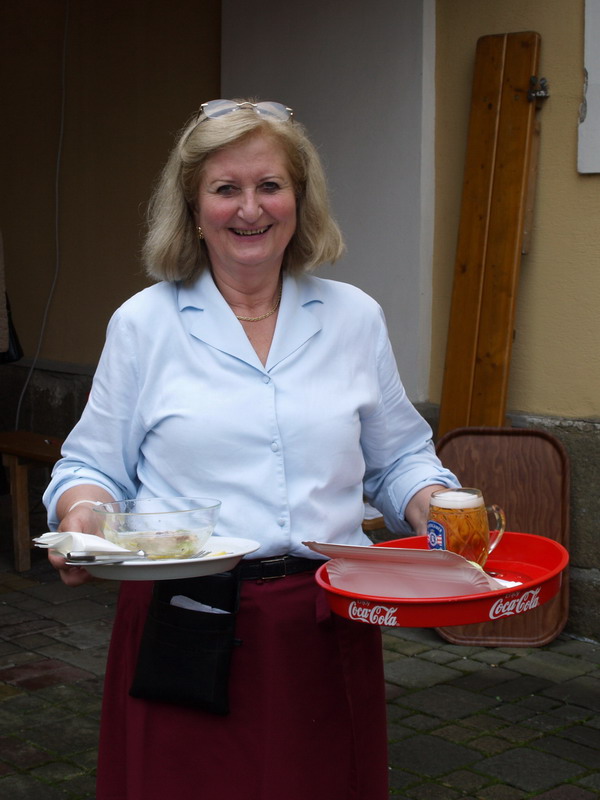 Marianne - die Chefkellnerin